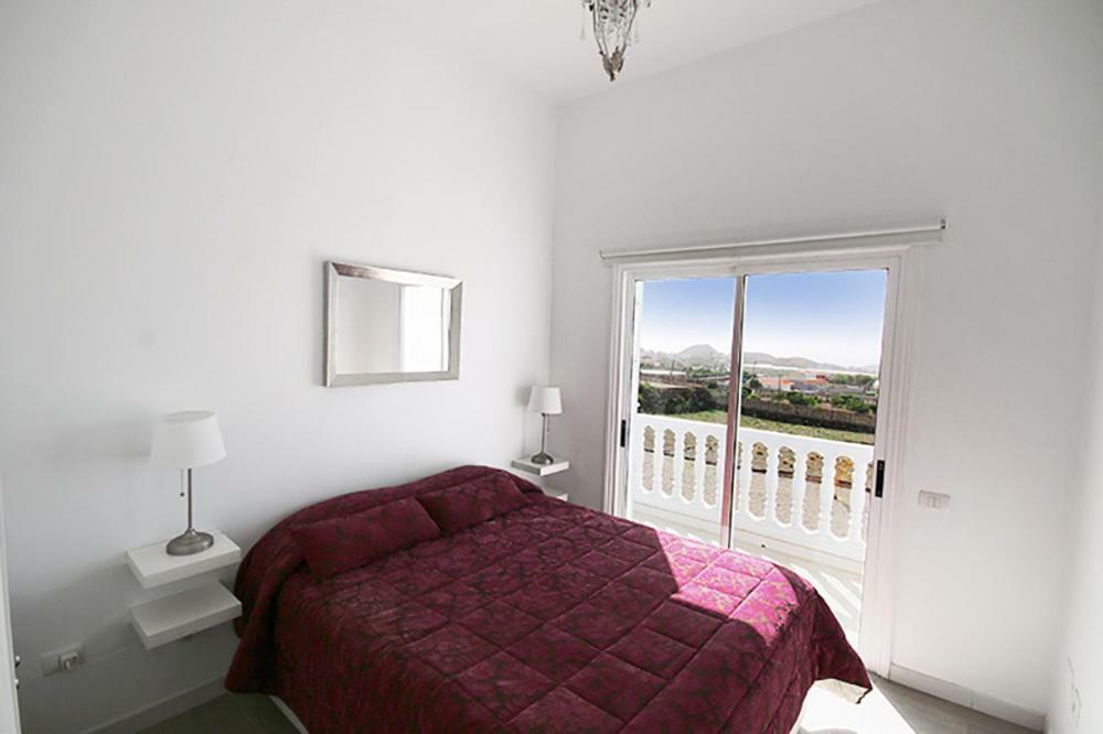 Villa Albe, Jacuzzi Con Vistas Al Mar อาโรนา ภายนอก รูปภาพ