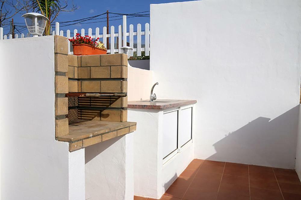 Villa Albe, Jacuzzi Con Vistas Al Mar อาโรนา ภายนอก รูปภาพ