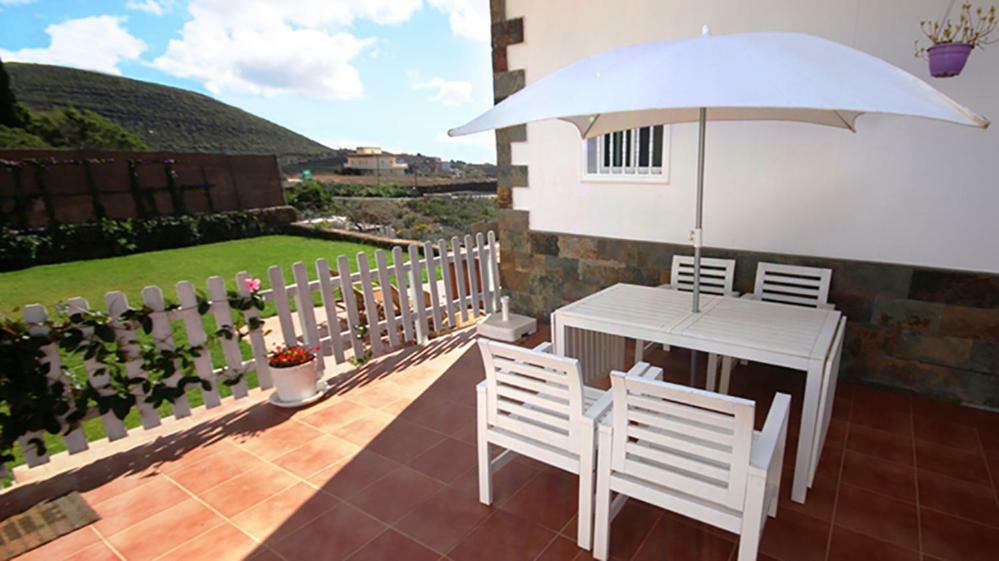 Villa Albe, Jacuzzi Con Vistas Al Mar อาโรนา ภายนอก รูปภาพ
